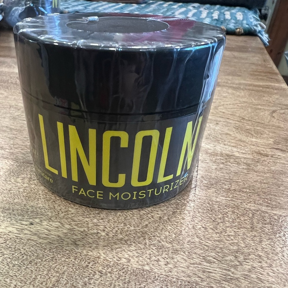 Lincoln face moisturizer for men